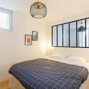  Appartement T2 ** Place Aux Huiles ** Vieux Port